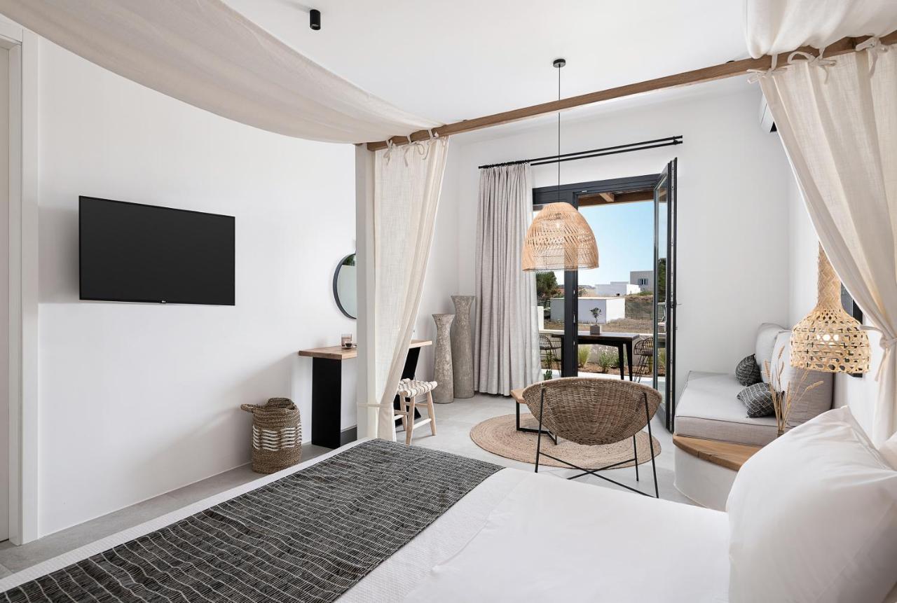 Athina Milos Suites Adamantas  Esterno foto